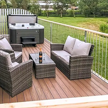Flaxton Meadows Luxury Hotel