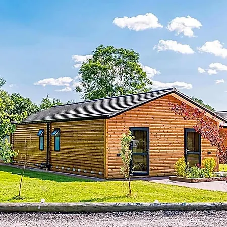 Flaxton Meadows Luxury Hotel