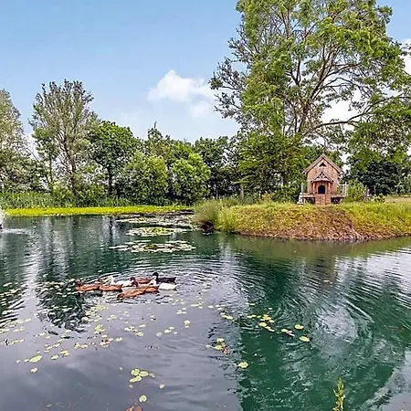 Flaxton Meadows Luxury *