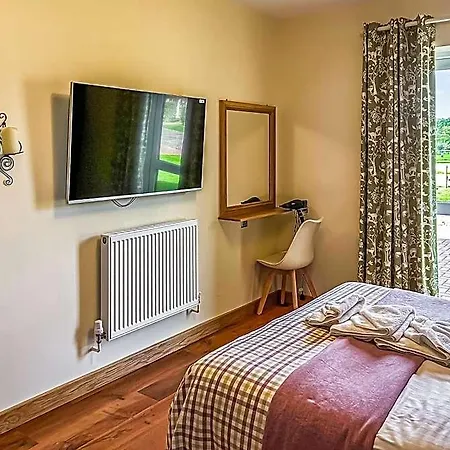 Flaxton Meadows Luxury Hotel