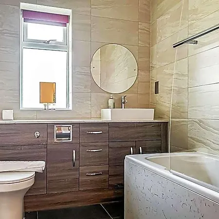 Flaxton Meadows Luxury Hotel